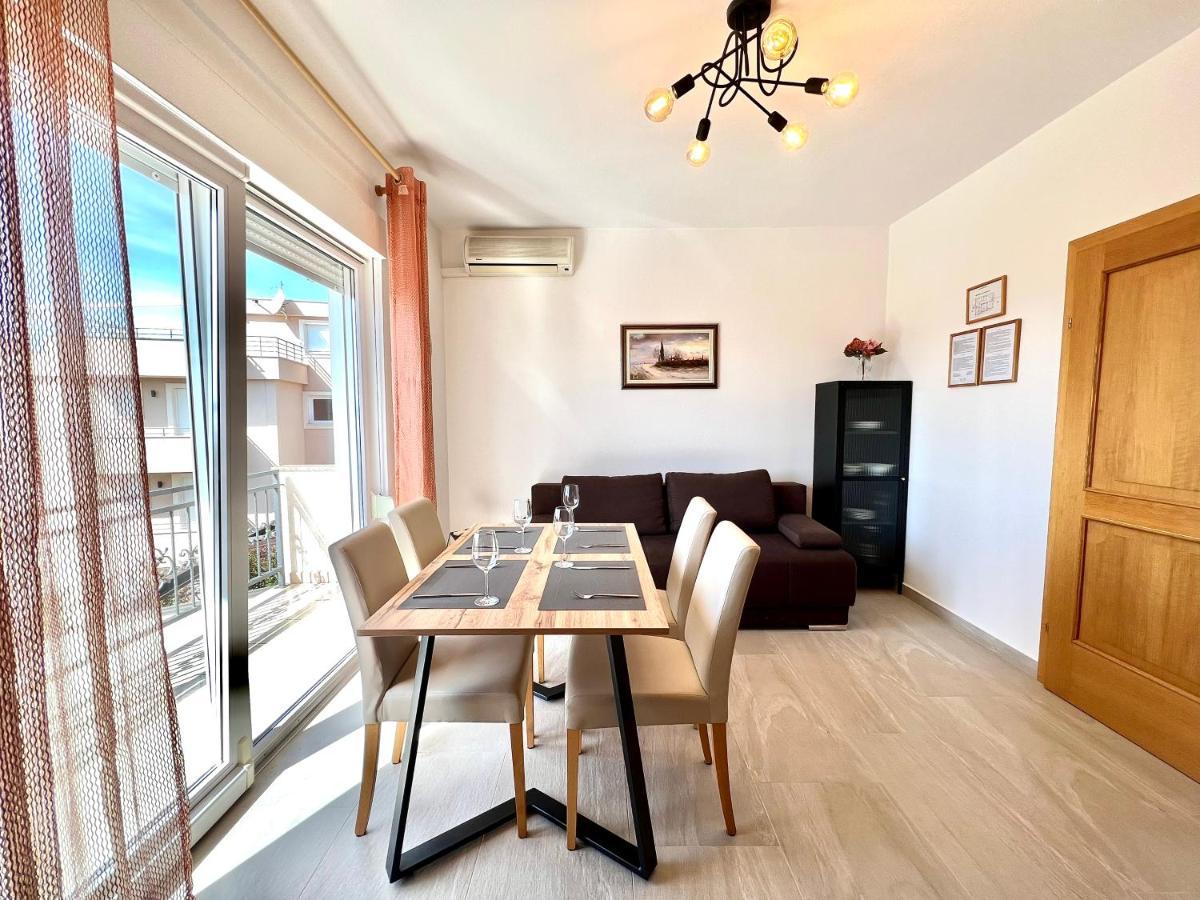 Apartments Kira Dramalj Ngoại thất bức ảnh
